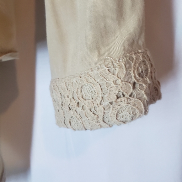 Solitaire button down lace accented tan XL blouse - Picture 4 of 7